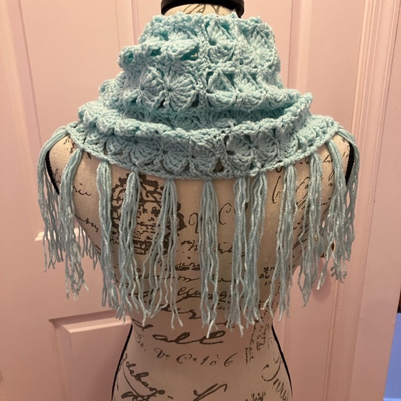 Lovely Handmade Crochet Fringe Cowl Scarf - Picture 7 of 10